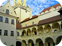 bratislava city hall courtyard bratislava rathaushof bratislava cortile del vecchio municipio bratislava radhus hov